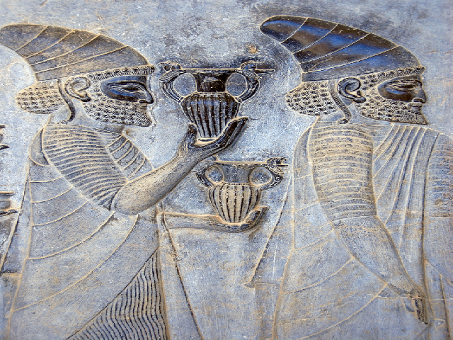 Representation of table amphorae on the relief of the eastern staircase of the Apadana, Persepolis. Photo: R.A. Orekhov